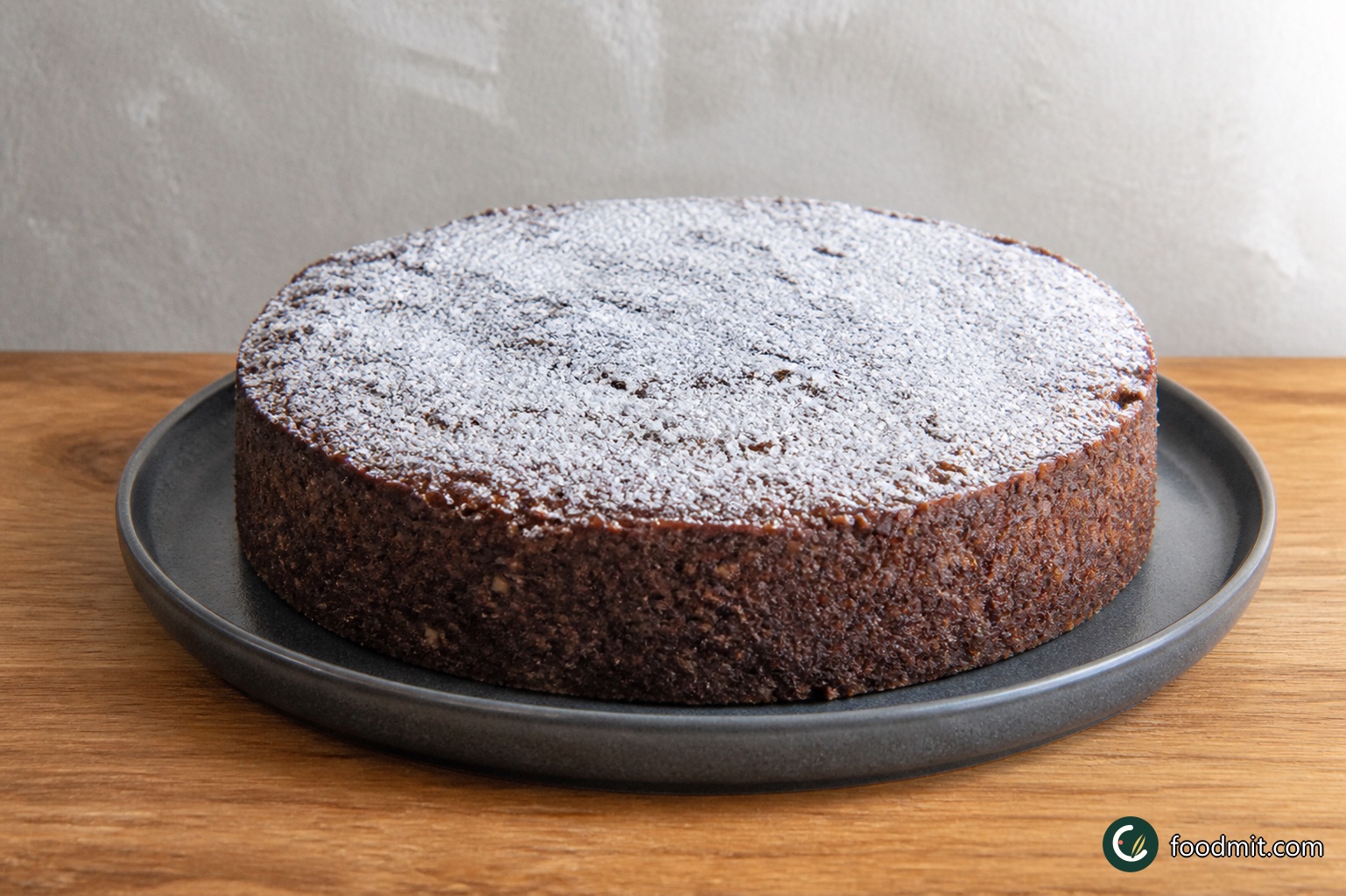 Italian Chocolate Nut Christmas Cake